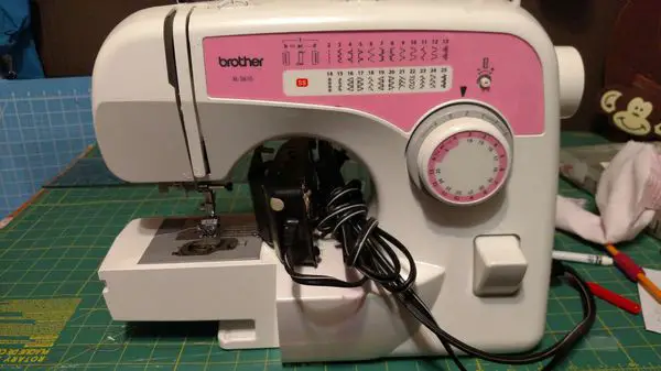 Brother XL2610 Review – Best Sewing Machine for Cosplay Sewing machine on the table